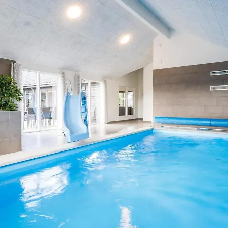 26 Person In * Norre Nebel