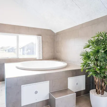 26 Person In Norre Nebel